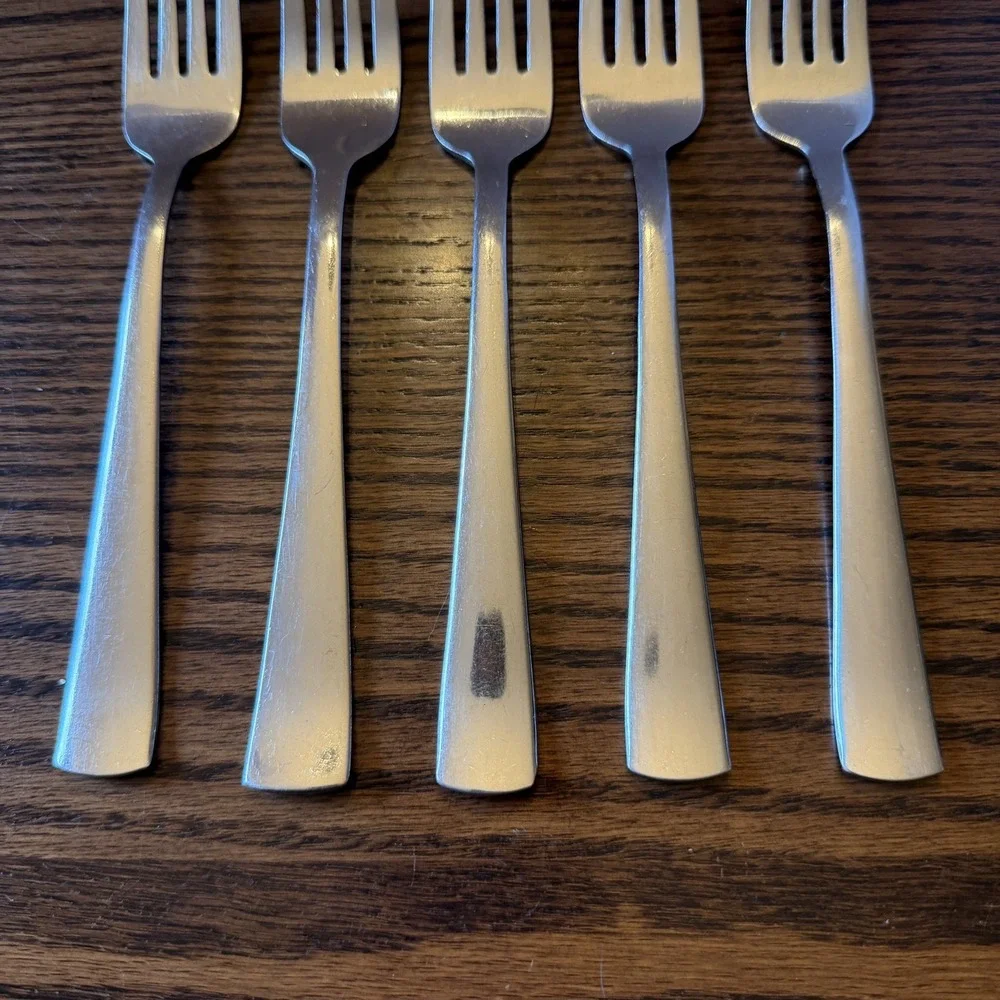 Oneida AVERY Dinner Forks Stainless Steel Flatware Pieces 18/10 Set of 5